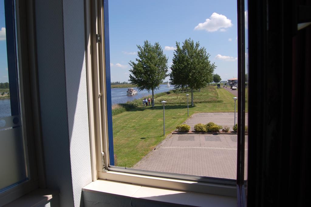Buitenplaats T Ges Sneek Room photo