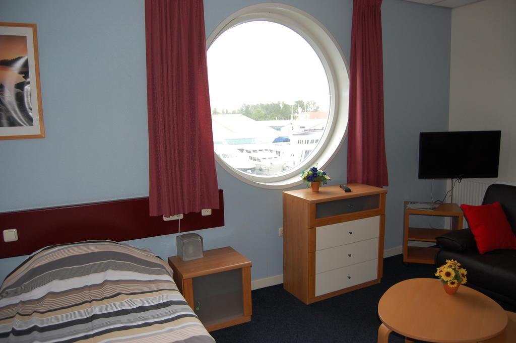 Buitenplaats T Ges Sneek Room photo